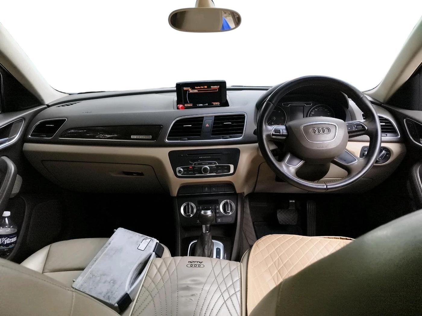 2014 Audi Q3 2.0 TDI QUATTRO, Diesel, Automatic, 1,29,281 km, interior