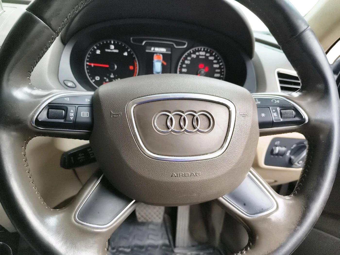 2014 Audi Q3 2.0 TDI QUATTRO, Diesel, Automatic, 1,29,281 km, interior