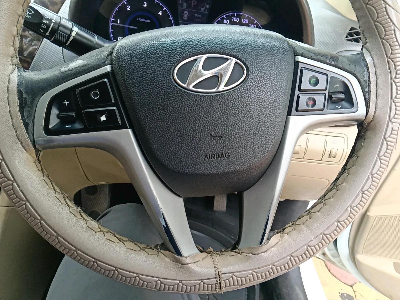2012 Hyundai Verna FLUIDIC 1.6 CRDI SX AT, Diesel, Automatic, 92,192 km, interior