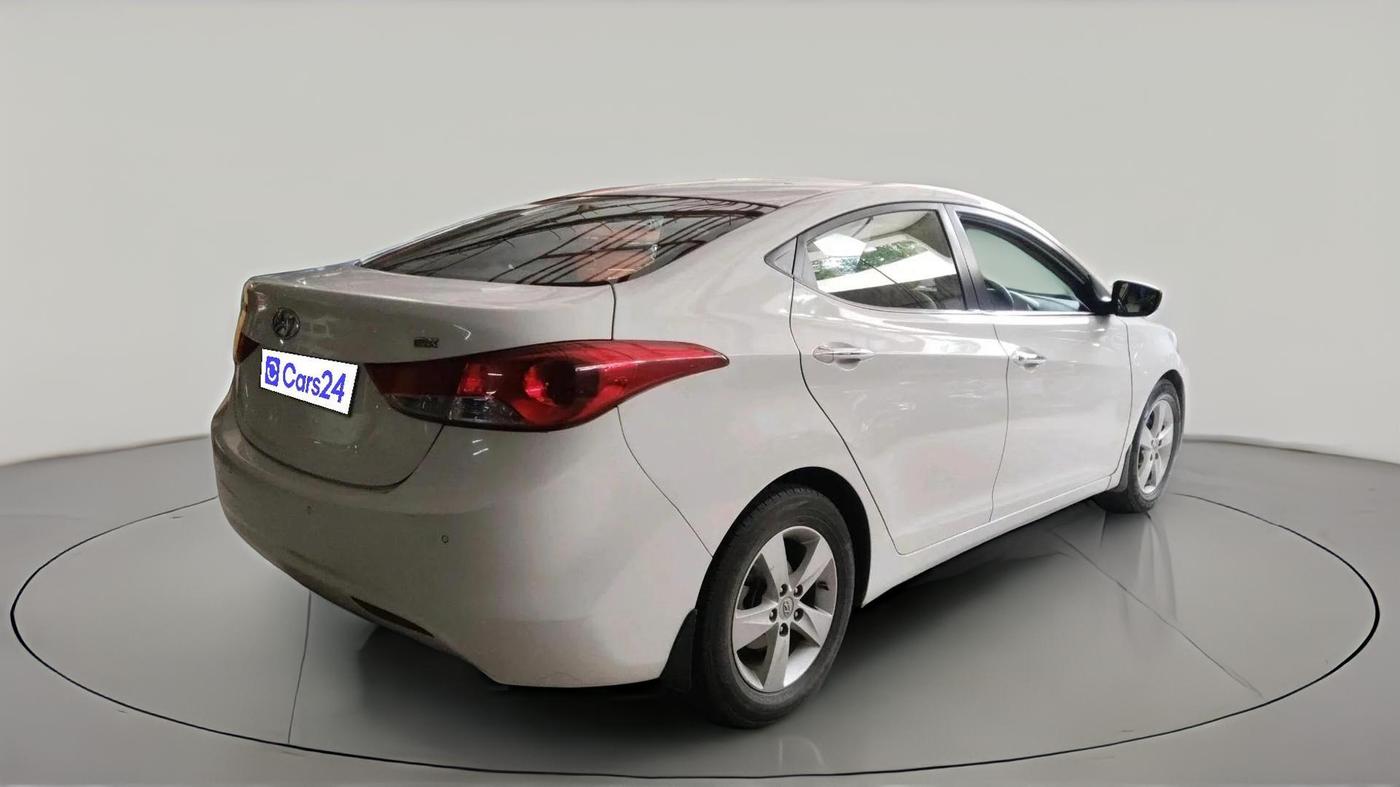 2014 Hyundai New Elantra 1.6 SX MT DIESEL, Diesel, Manual, 1,02,196 km, exterior
