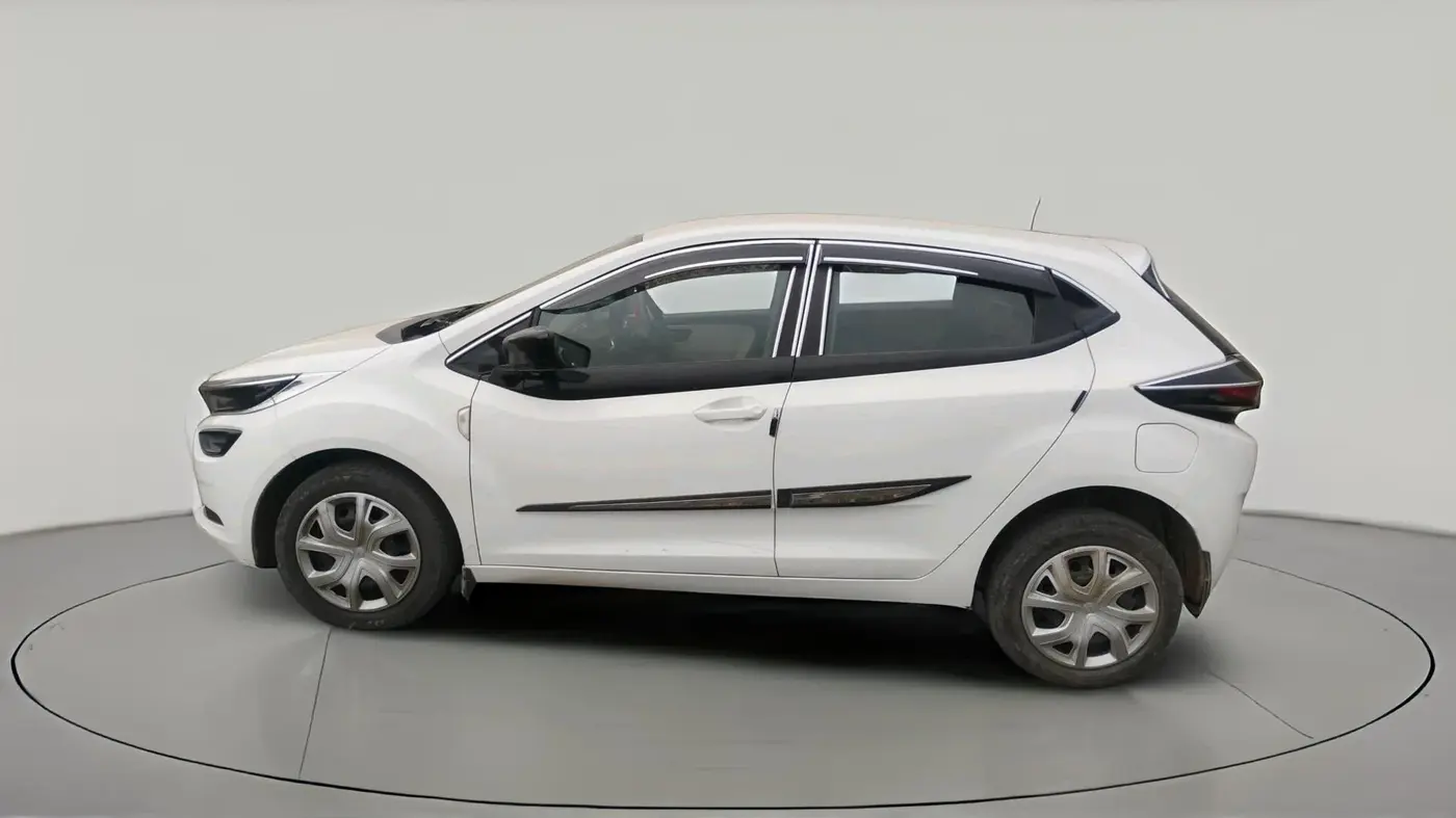 2024 Tata ALTROZ XM PLUS CNG, CNG, Manual, 29,889 km, exterior