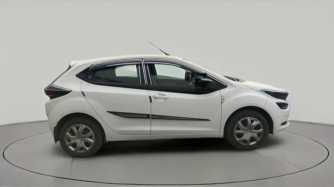 2024 Tata ALTROZ XM PLUS CNG, CNG, Manual, 29,889 km, exterior