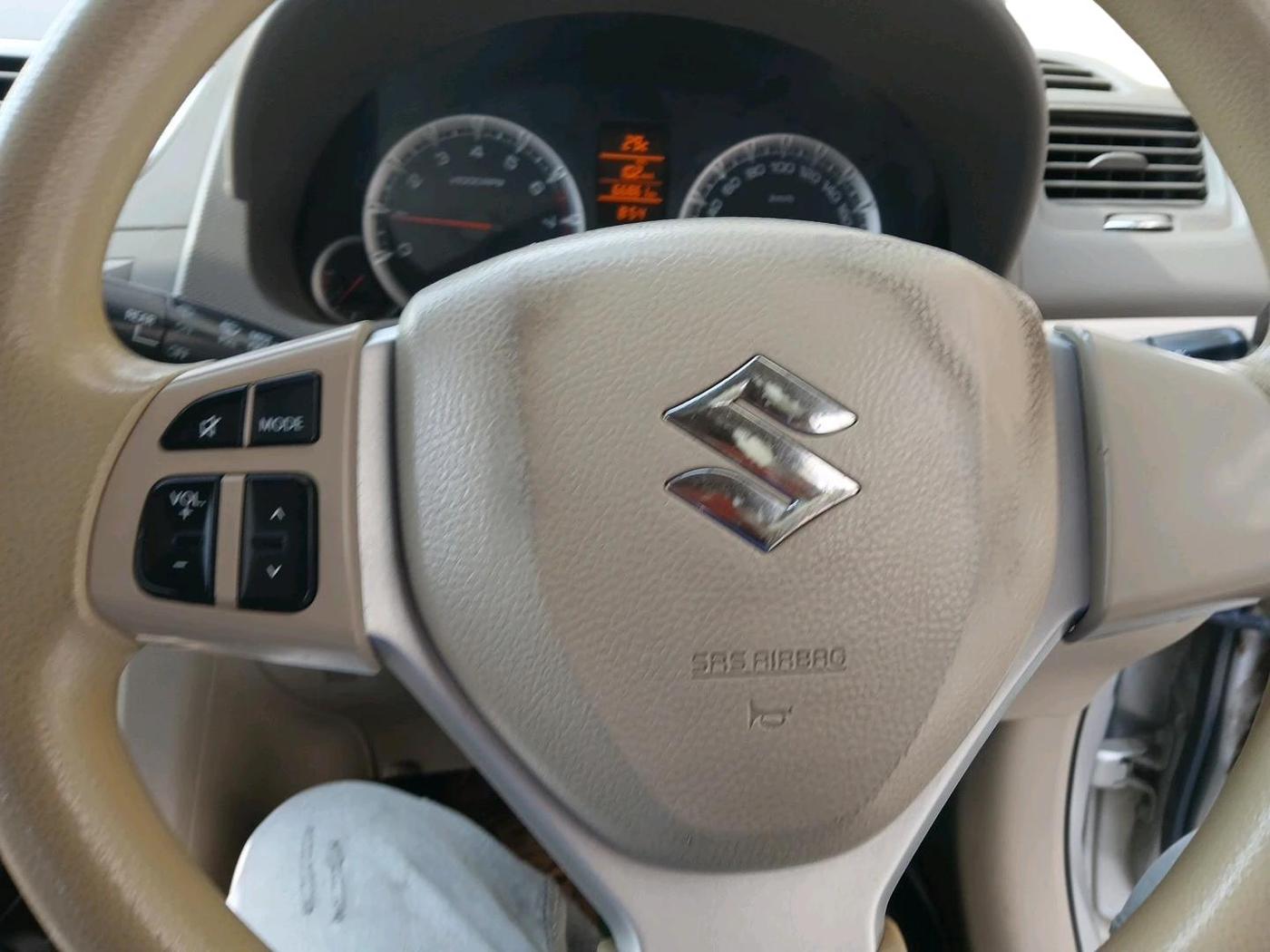 2013 Maruti Ertiga ZXI, CNG, Manual, 66,861 km, interior
