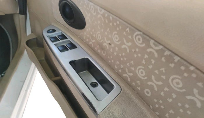 2011 Chevrolet Spark LT 1.0, Petrol, Manual, 31,958 km, interior