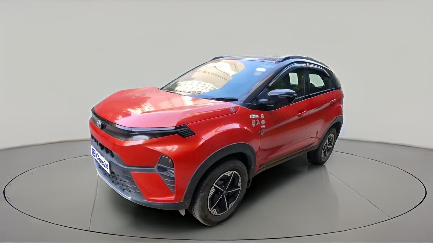 2023 Tata NEXON FEARLESS + SUNROOF DUAL TONE 1.5 DIESEL, Diesel, Manual, 34,967 km, exterior