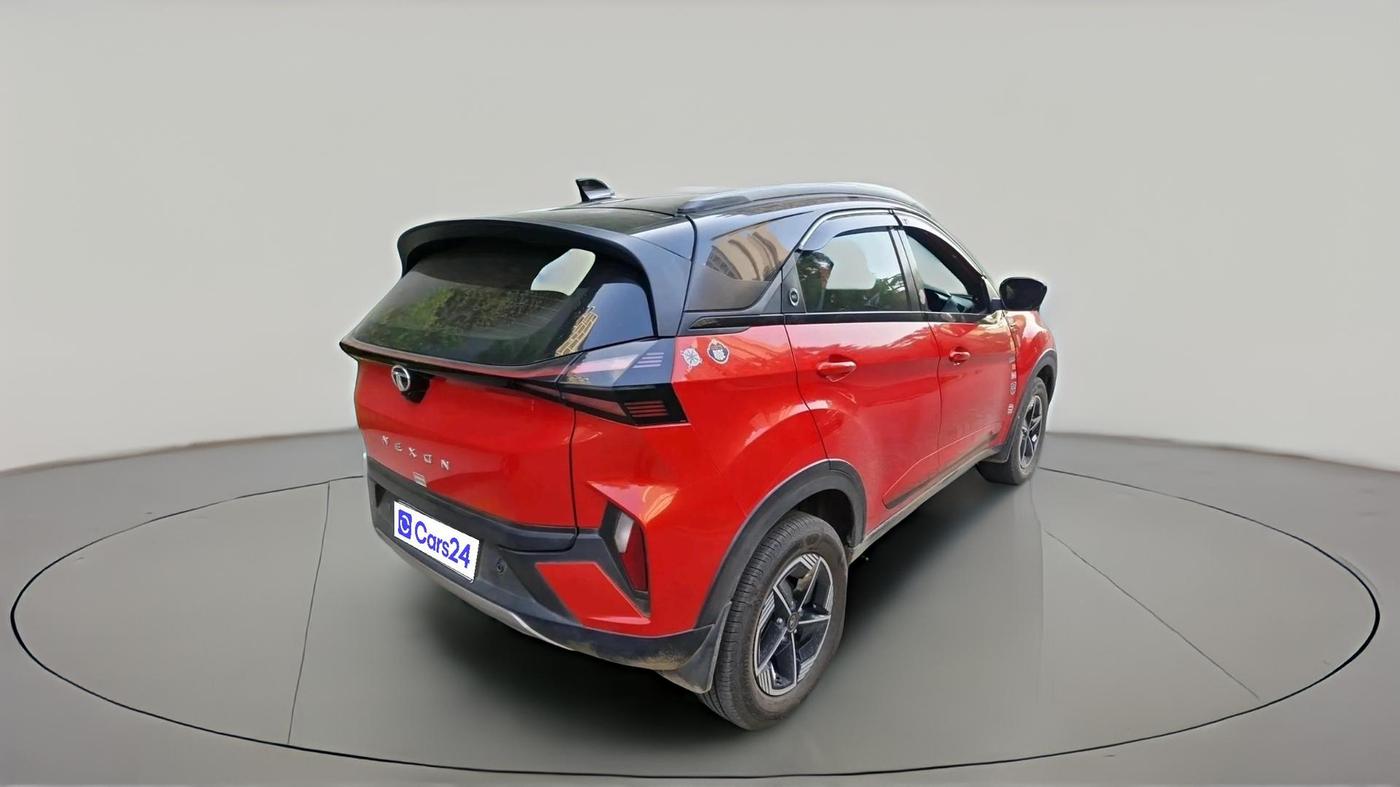 2023 Tata NEXON FEARLESS + SUNROOF DUAL TONE 1.5 DIESEL, Diesel, Manual, 34,967 km, exterior