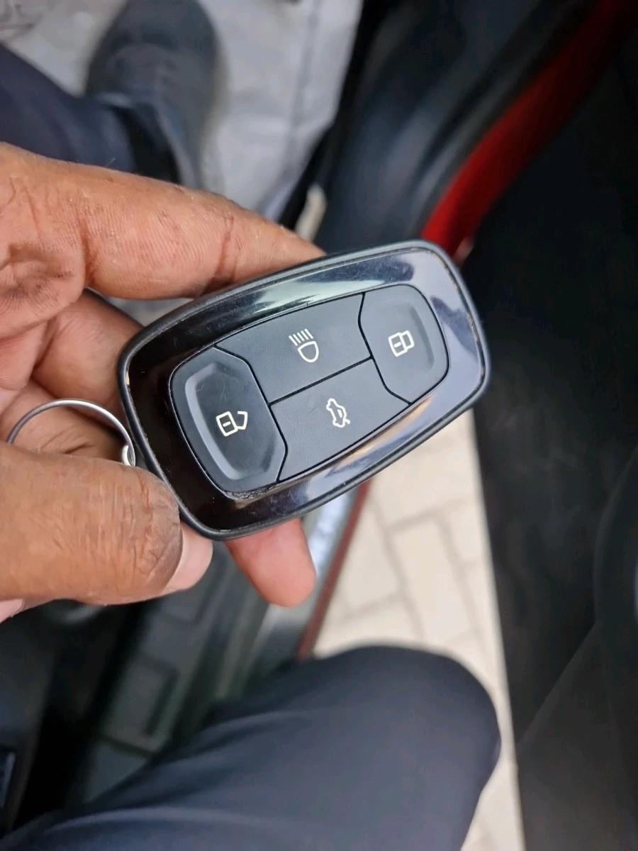2023 Tata NEXON FEARLESS + SUNROOF DUAL TONE 1.5 DIESEL, Diesel, Manual, 34,967 km, interior