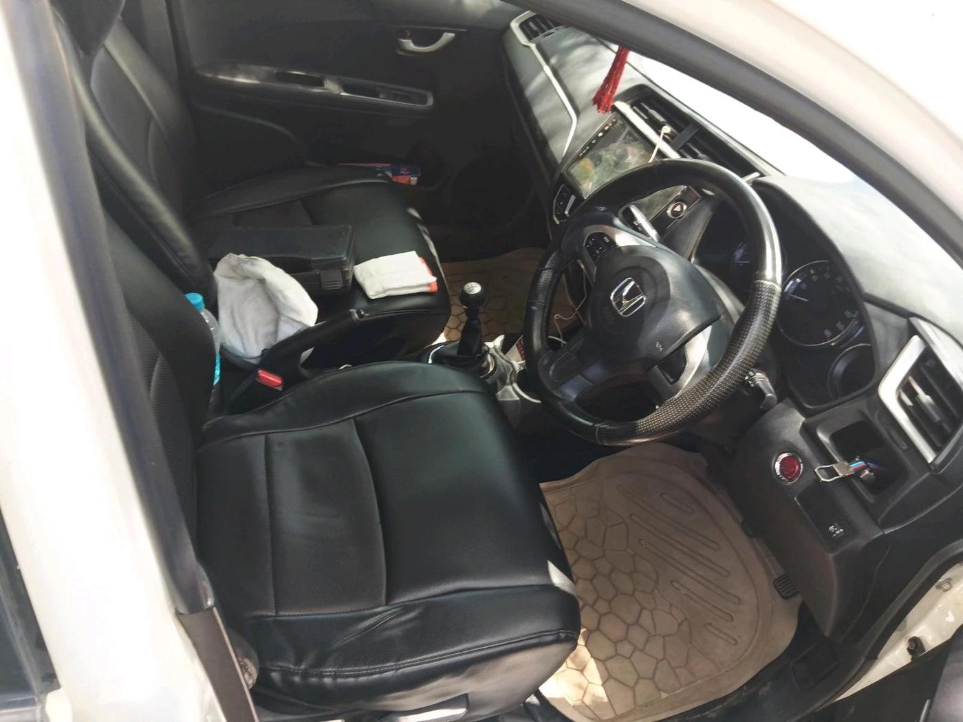 2016 Honda BR-V 1.5L I- DTEC V, Diesel, Manual, 1,93,554 km, interior