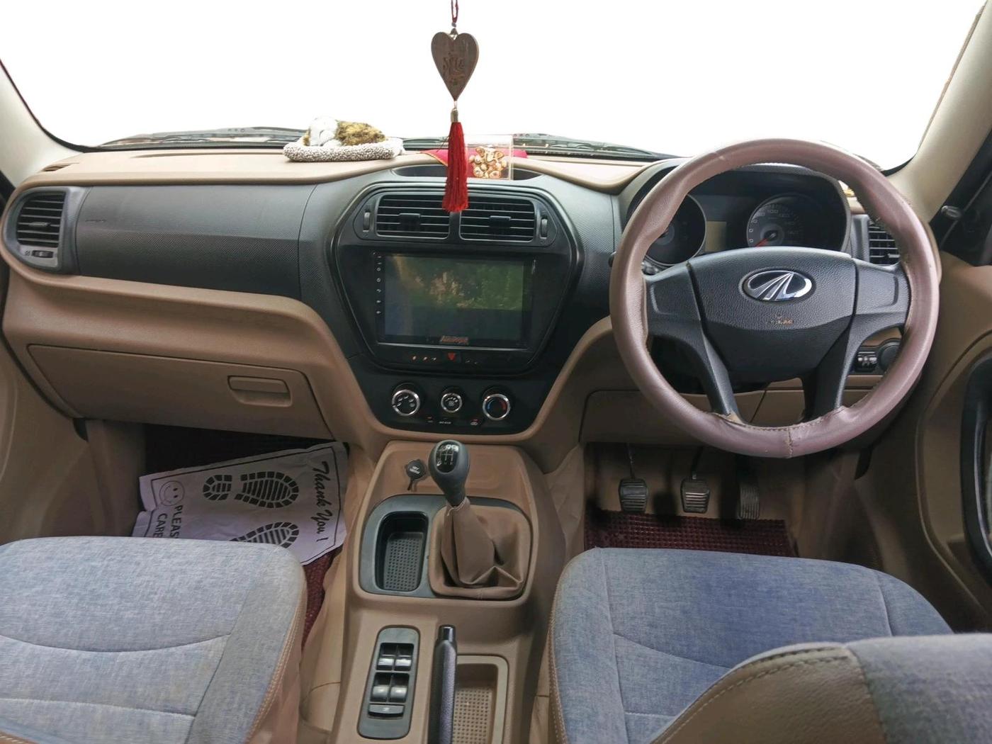 2016 Mahindra TUV300 T6 PLUS, Diesel, Manual, 72,536 km, interior