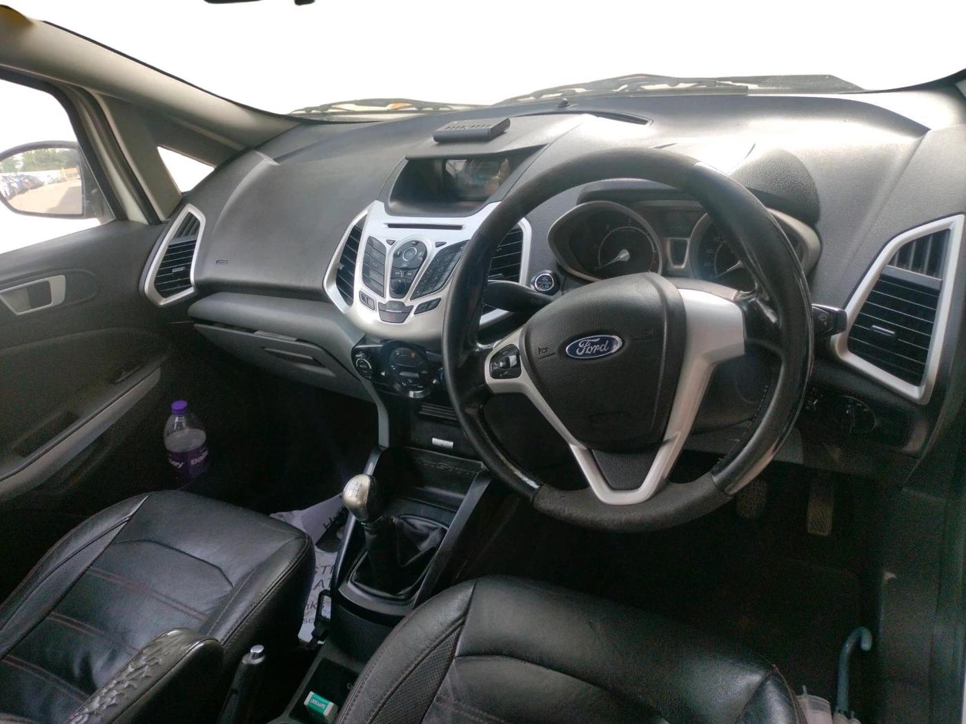 2015 Ford Ecosport TITANIUM 1.5L DIESEL, Diesel, Manual, 3,54,513 km, interior