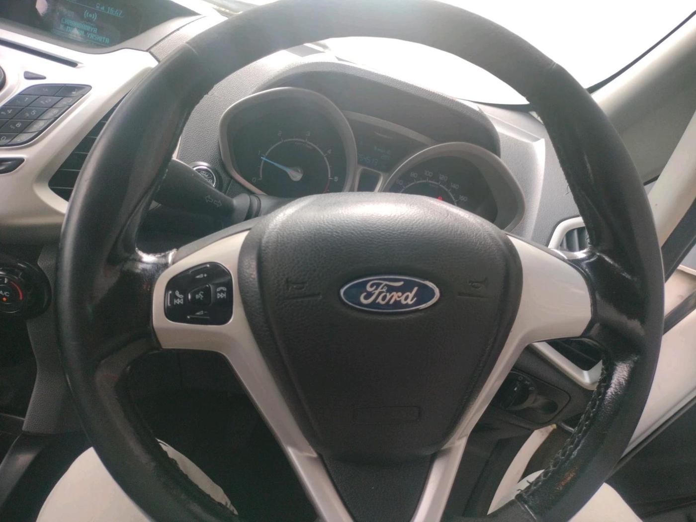 2015 Ford Ecosport TITANIUM 1.5L DIESEL, Diesel, Manual, 3,54,513 km, interior