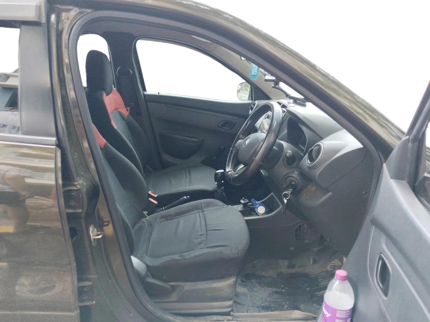 2016 Renault Kwid RXL, Petrol, Manual, 1,11,757 km, interior