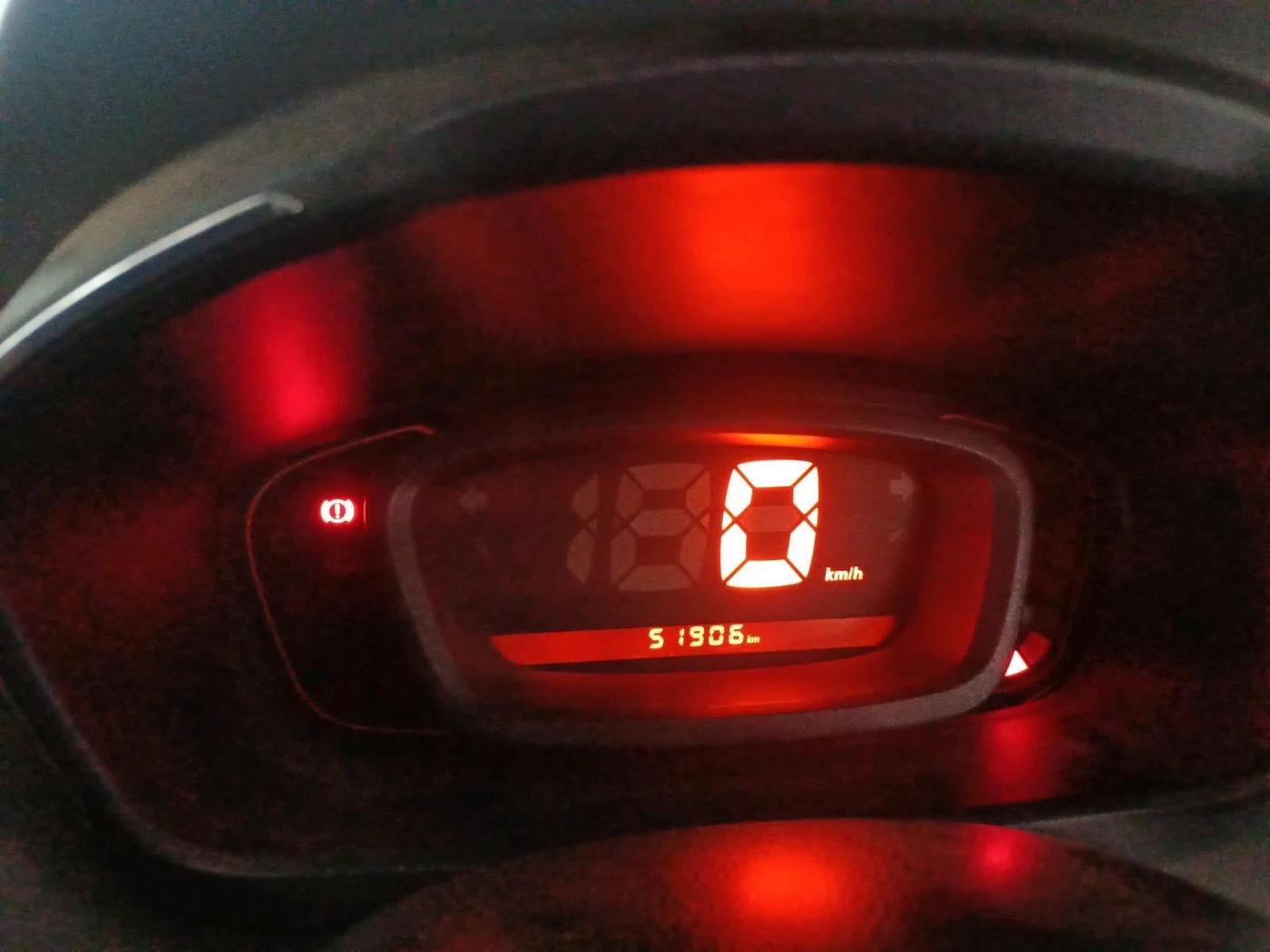 2019 Renault Kwid RXT 1.0 (O), Petrol, Manual, 51,907 km, interior