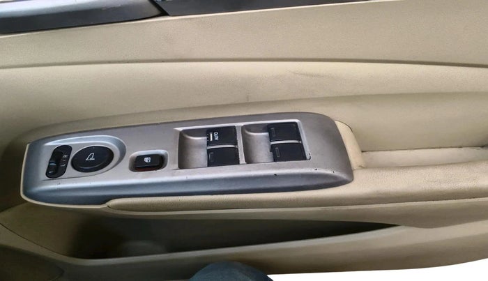 2010 Honda City 1.5L I-VTEC V AT, CNG, Automatic, 1,36,499 km, interior