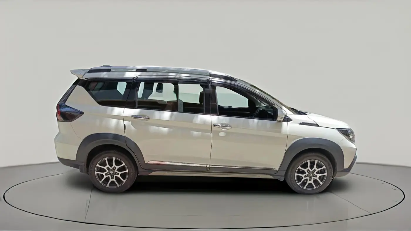 2022 Maruti XL6 ALPHA MT, Petrol, Manual, 8,524 km, exterior