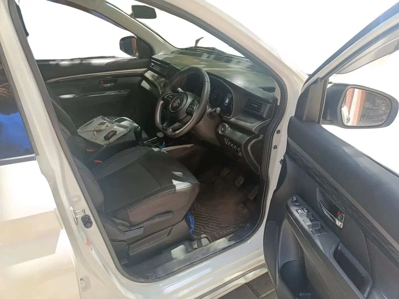2022 Maruti XL6 ALPHA MT, Petrol, Manual, 8,524 km, interior