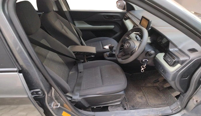 2022 Tata PUNCH ADVENTURE MT, Petrol, Manual, 41,911 km, interior