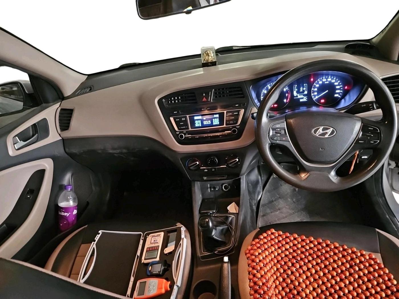 2015 Hyundai Elite i20 MAGNA 1.2, CNG, Manual, 98,939 km, interior