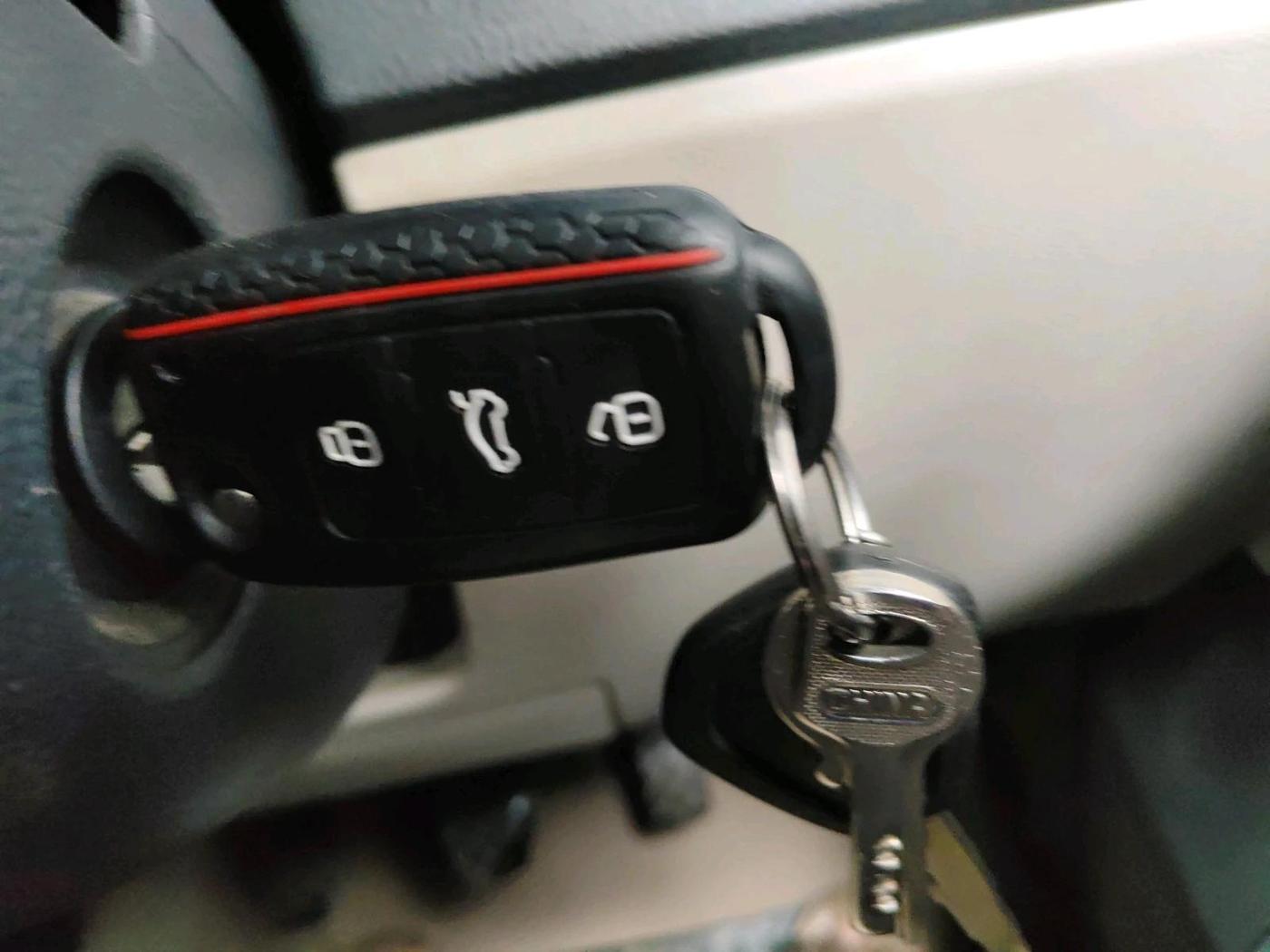 2012 Volkswagen Polo COMFORTLINE 1.2L PETROL, Petrol, Manual, 95,329 km, interior