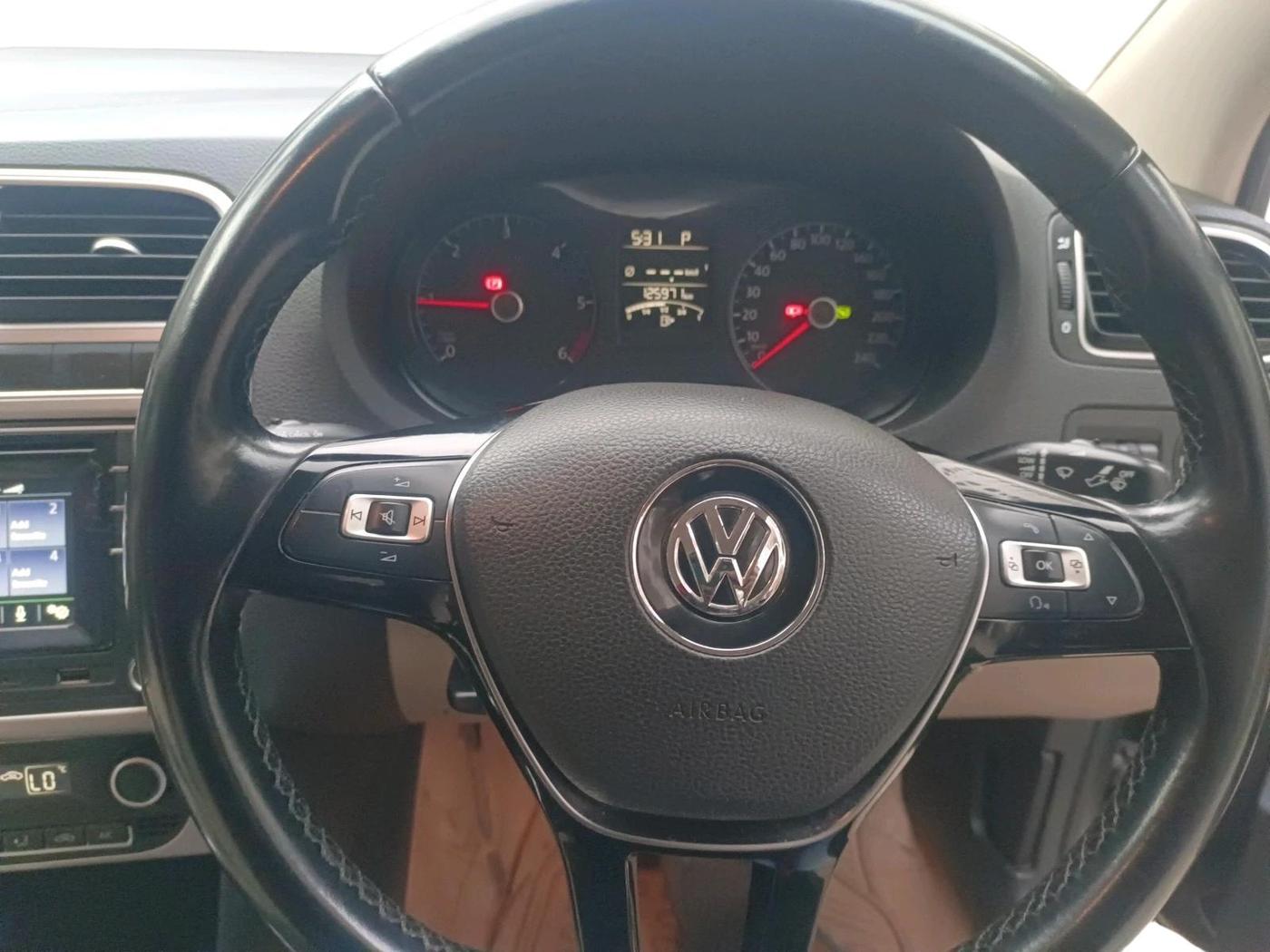 2016 Volkswagen Ameo HIGHLINE DSG 1.5 DIESEL , Diesel, Automatic, 1,25,971 km, interior