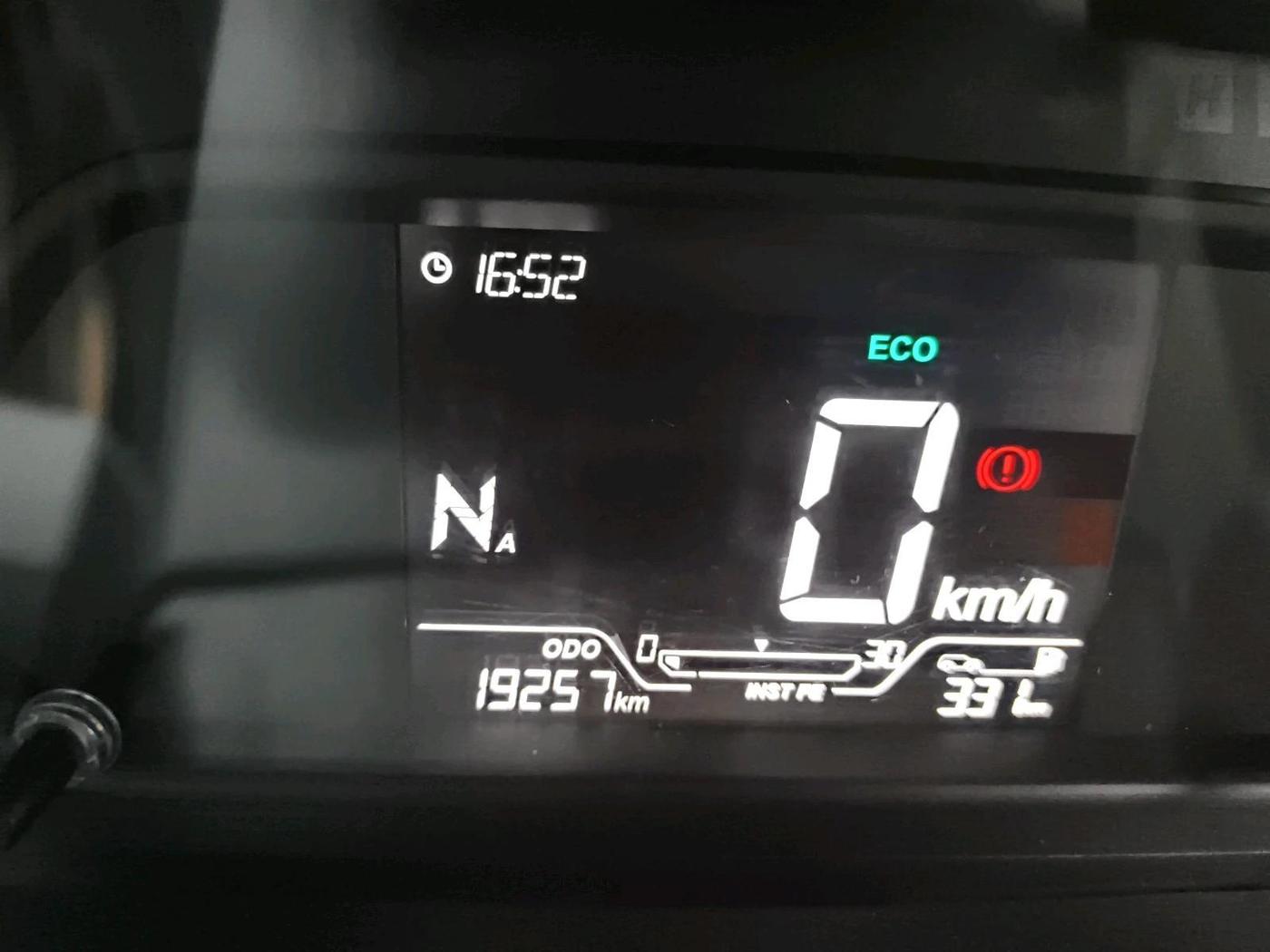 2025 Tata PUNCH Adventure Plus AMT, Petrol, Automatic, 19,257 km, interior