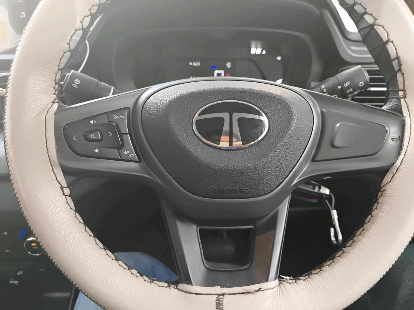 2025 Tata PUNCH Adventure Plus AMT, Petrol, Automatic, 19,257 km, interior