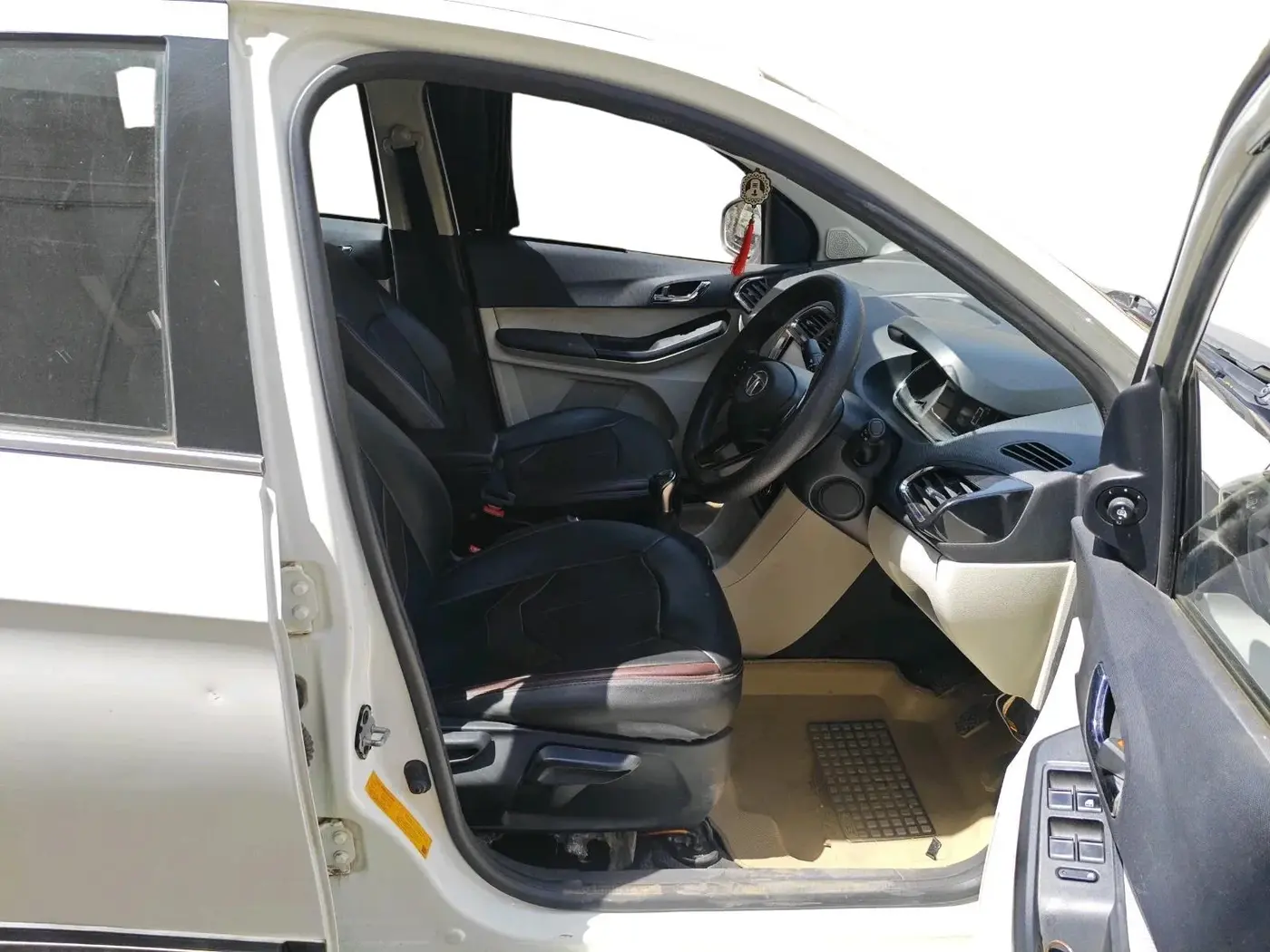 2023 Tata TIGOR XZ PLUS CNG, CNG, Manual, 39,205 km, interior