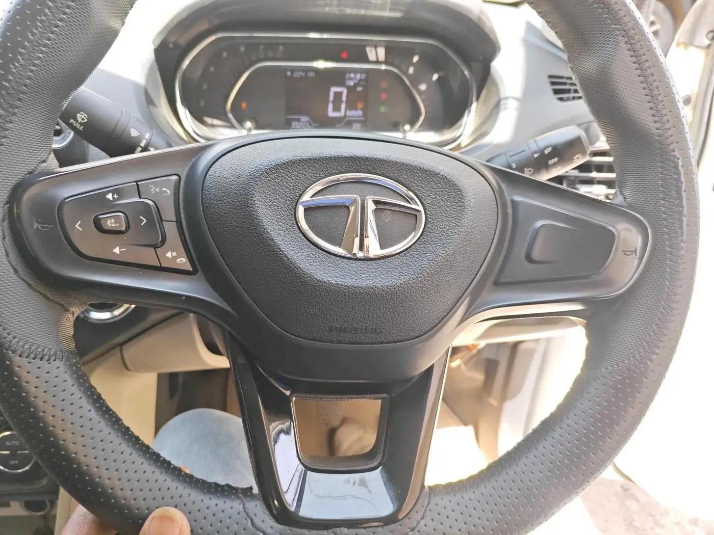 2023 Tata TIGOR XZ PLUS CNG, CNG, Manual, 39,205 km, interior