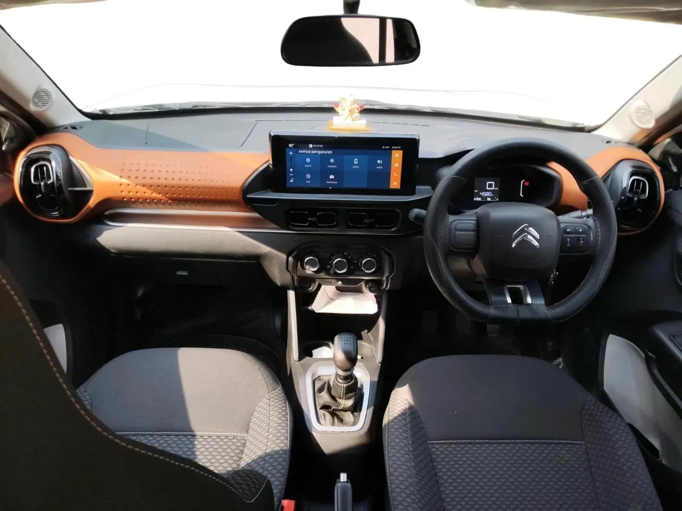 2023 CITROEN C3 Feel 1.2 Turbo Dual Tone, Petrol, Manual, 4,580 km, interior