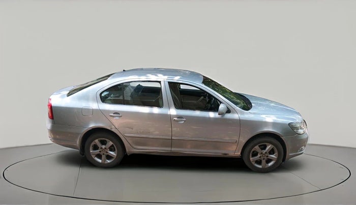 2011 Skoda Laura ELEGANCE 2.0 TDI CR AT, Diesel, Automatic, 1,29,091 km, exterior