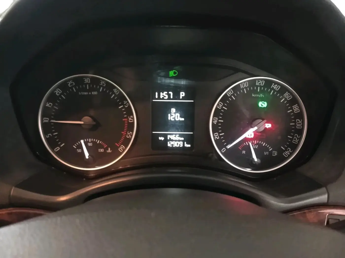 2011 Skoda Laura ELEGANCE 2.0 TDI CR AT, Diesel, Automatic, 1,29,091 km, interior