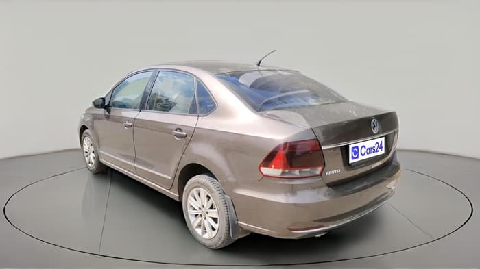 2016 Volkswagen Vento HIGHLINE 1.5 AT, Diesel, Automatic, 2,50,265 km, exterior