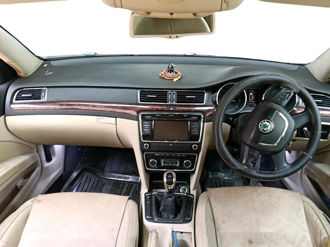 2011 Skoda Superb ELEGANCE 1.8 TSI MT, Petrol, Manual, 57,265 km, interior