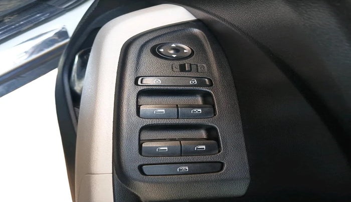 2022 Hyundai VENUE S(O) 1.2, CNG, Manual, 25,183 km, interior