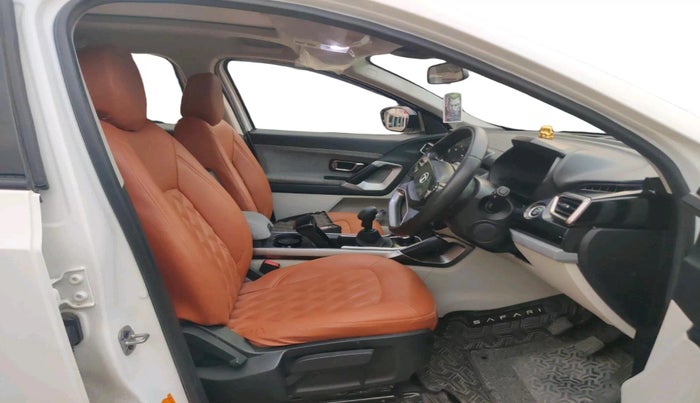 2024 Tata Safari PURE PLUS S, Diesel, Manual, 35,952 km, interior