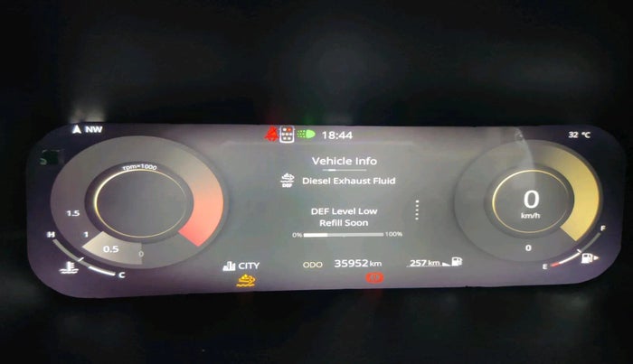 2024 Tata Safari PURE PLUS S, Diesel, Manual, 35,952 km, interior