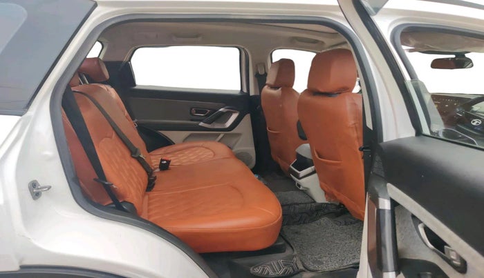 2024 Tata Safari PURE PLUS S, Diesel, Manual, 35,952 km, interior