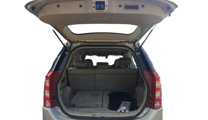 2016 Mahindra XUV500 W10 AT, Diesel, Automatic, 2,11,660 km, exterior