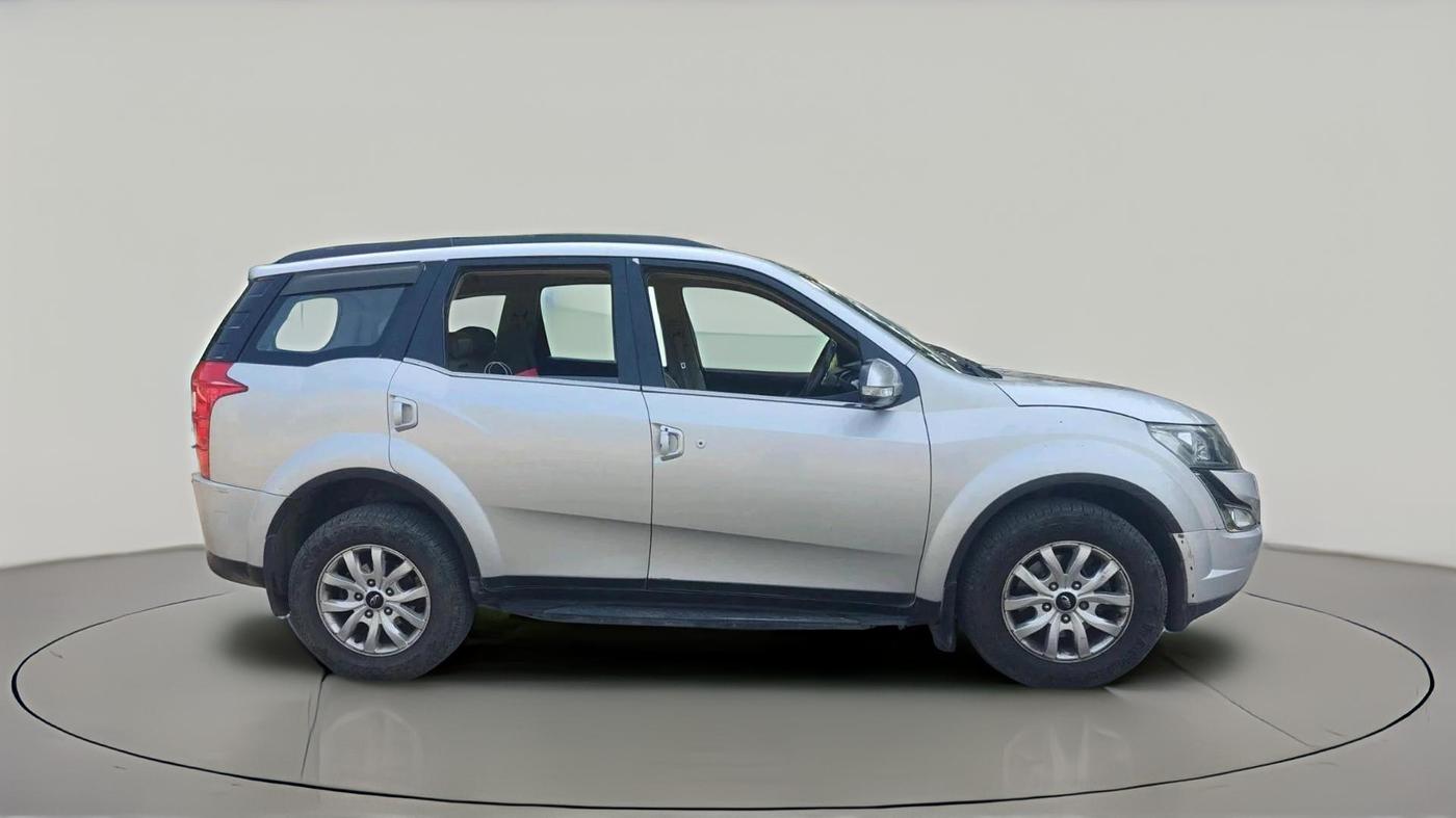2016 Mahindra XUV500 W10 AT, Diesel, Automatic, 2,11,660 km, exterior