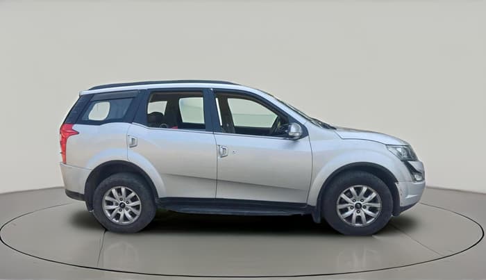 2016 Mahindra XUV500 W10 AT, Diesel, Automatic, 2,11,660 km, exterior