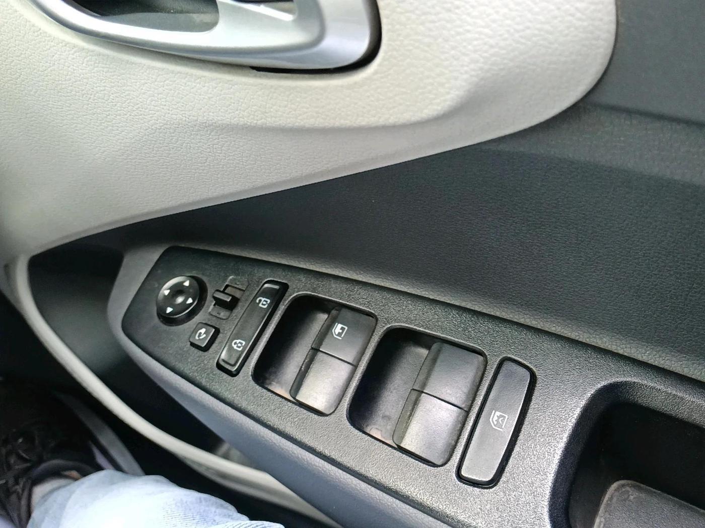 2022 Hyundai AURA SX 1.2 CNG, CNG, Manual, 16,418 km, interior
