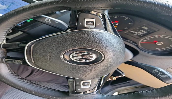 2015 Volkswagen Polo HIGHLINE1.5L, Diesel, Manual, 1,30,225 km, interior