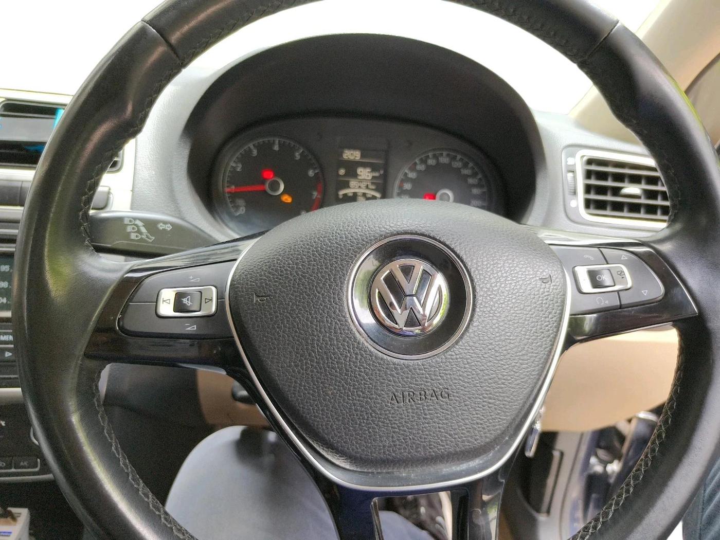 2015 Volkswagen Polo HIGHLINE1.2L, Petrol, Manual, 85,427 km, interior