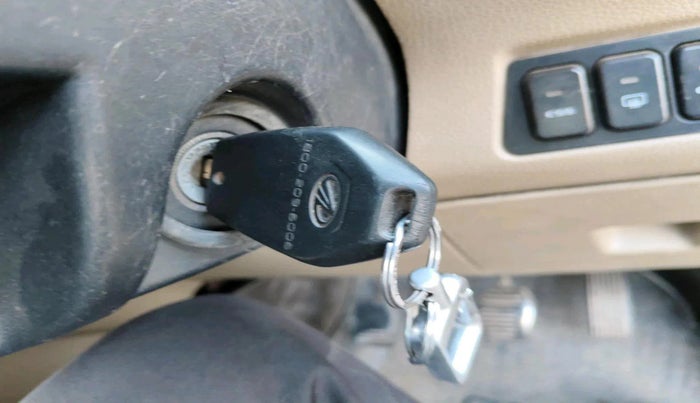 2016 Mahindra TUV300 T8, Diesel, Manual, 1,69,373 km, interior