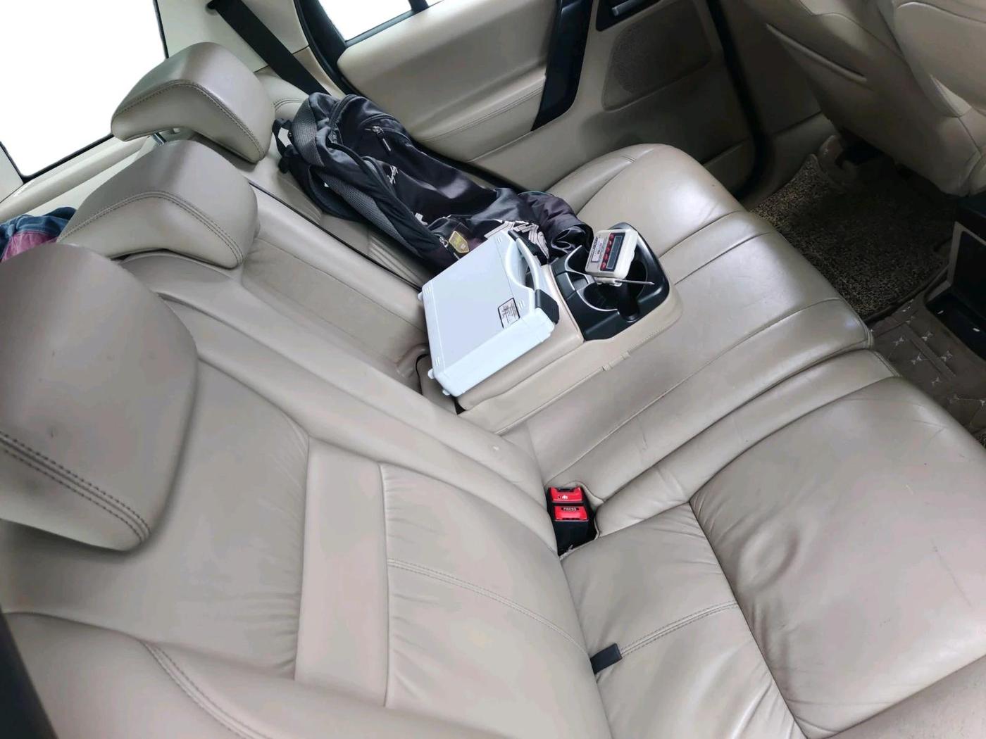 2013 Landrover Freelander 2 TD4 SE, Diesel, Automatic, 1,30,375 km, interior