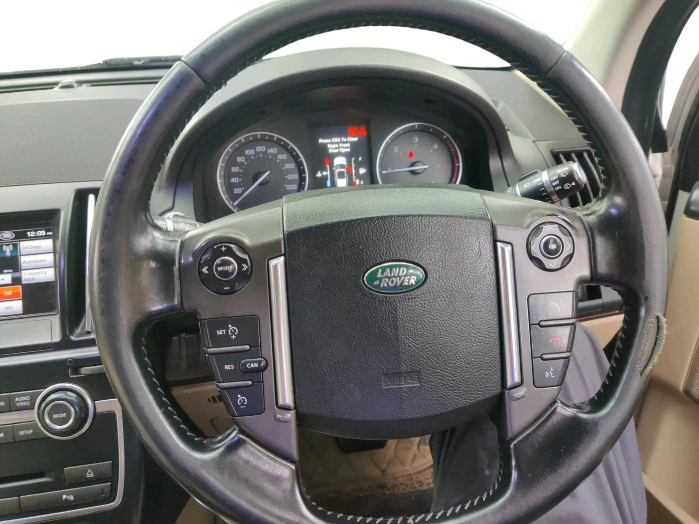 2013 Landrover Freelander 2 TD4 SE, Diesel, Automatic, 1,30,375 km, interior
