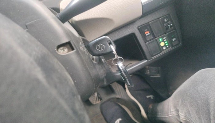 2014 Maruti Wagon R 1.0 LXI CNG, CNG, Manual, 2,15,205 km, interior