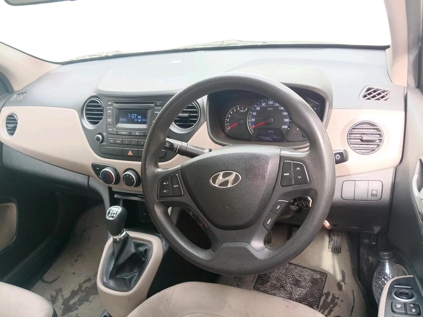 2014 Hyundai Xcent S 1.2, Petrol, Manual, 77,390 km, interior