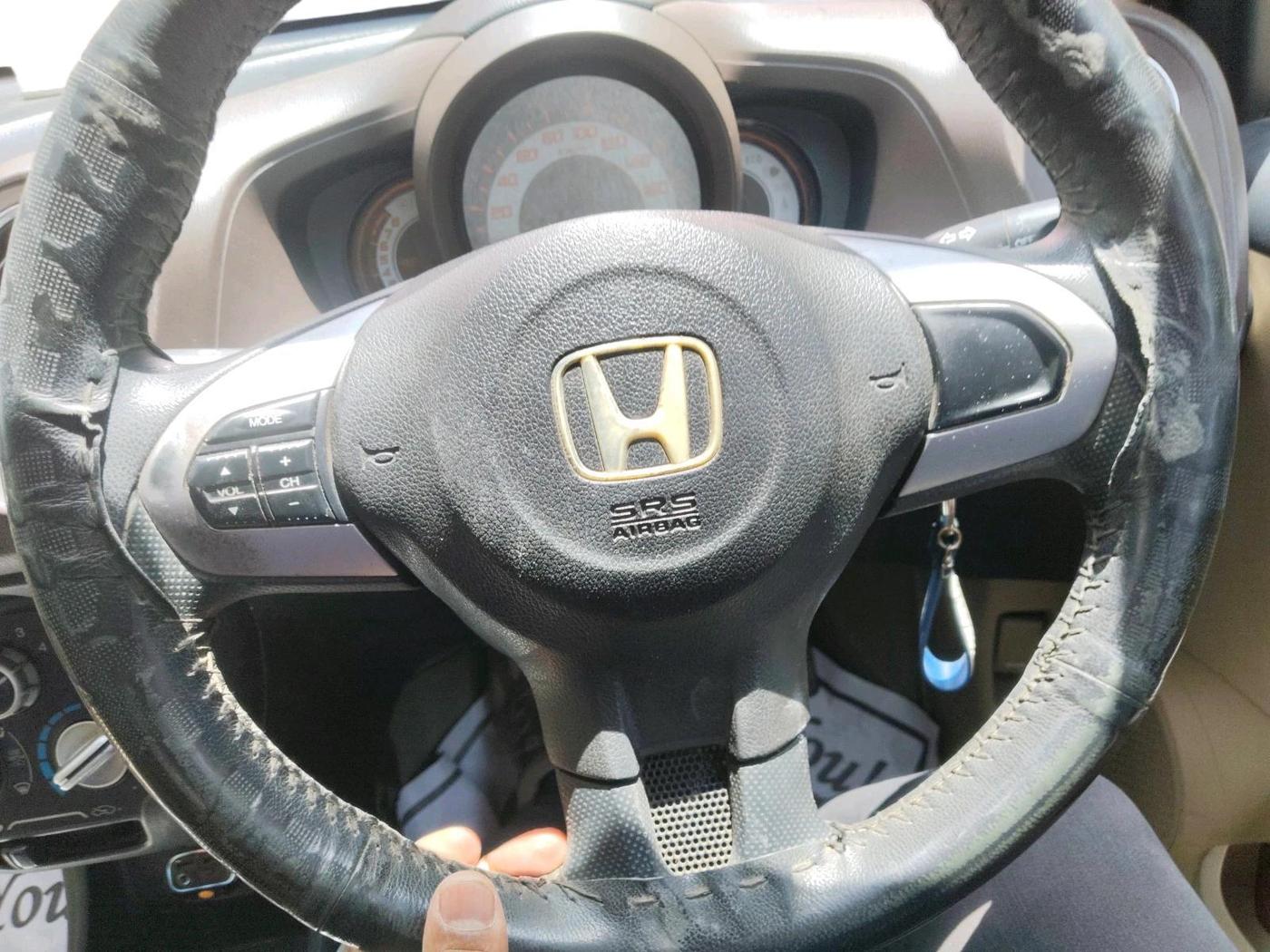 2012 Honda Brio V MT, Petrol, Manual, 1,00,565 km, interior