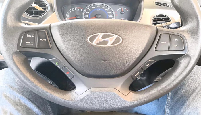 2015 Hyundai Grand i10 SPORTZ 1.2 KAPPA VTVT, Petrol, Manual, 20,679 km, interior